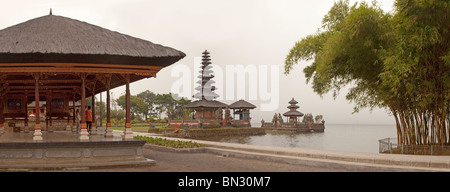 Pura Ulun Danu Bratan oder Pura Bratan, Candi Kuning, Wasser-Tempel, Bali, Indonesien, Abendlicht Stockfoto