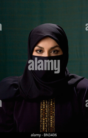 Orientalische Frau tragen hijab Stockfoto