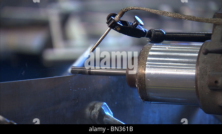 Rühren Sie Schweißen verwendet in der Herstellung von Aluminiumplatten, die die Ares fabrizieren werden ich Oberstufe Fass Stockfoto