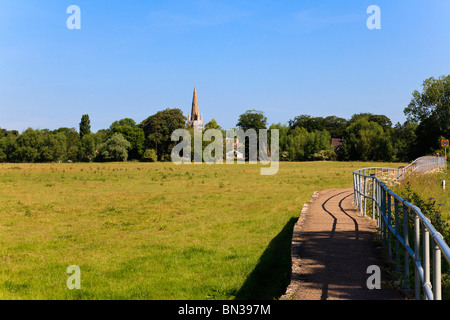 Blick Richtung Harrold über den Damm zwischen Harrold und Chellington Dörfer über die Wasser-Wiesen auf den Fluss Great Ouse, Bedfordshire, UK Stockfoto