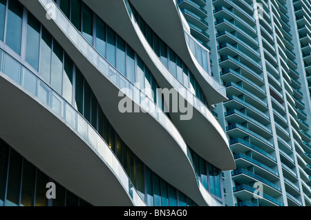 Hohen Aufstieg Eigentumswohnungen am Biscayne Boulevard in der Innenstadt von Miami, Florida, USA Stockfoto