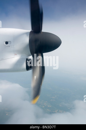 Turbo Prop Flugzeug Propeller in Bewegung zeigen klingen und Bewegung Stockfoto