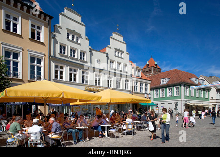 Cafe am Markt Platz von Greifswald, Deutschland Stockfoto