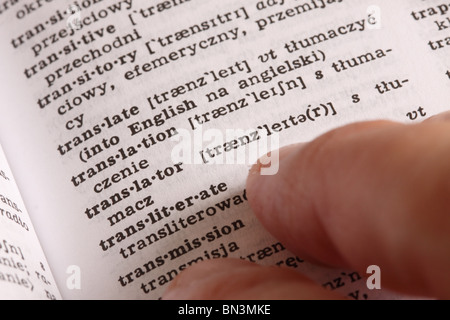 Englisch Polnisch Wörterbuch Buch zeigt Übersetzung Übersetzer Definition Bedeutung Stockfoto