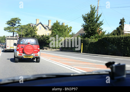 Autos auf der A358 in der Nähe von Henlade und Taunton kurz vor der Autobahn M5 Stockfoto