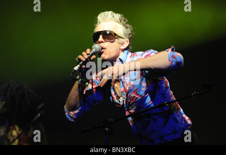 Larry Love auf der Avalon-Bühne in Glastonbury Stockfoto