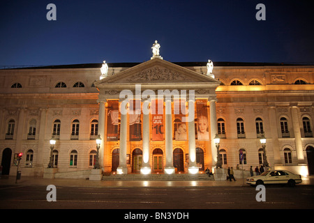 das Nationaltheater Dona Maria II auf dem Platz Praça de Dom Pedro IV oder Rossio in Lissabon, Portugal, Europa Stockfoto