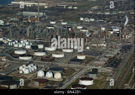 Luftaufnahme über Raffinerie entlang der Houston Ship Channel Texas Stockfoto