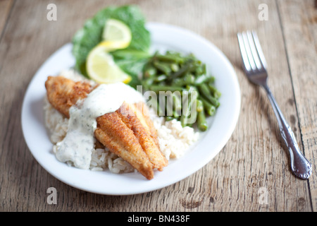 Ein französisches Panade auf lokalen Wels serviert mit grünen Bohnen. Das Restaurant Krone, Indianola, Mississippi beschossen. Stockfoto