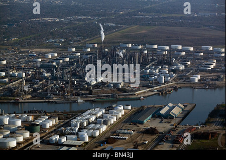 Luftaufnahme über Raffinerien entlang der Houston Ship Channel Texas Stockfoto