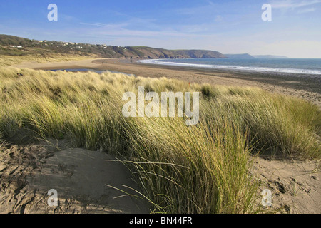 Sanddünen und Rasen im Süßwasser East, Pembrokeshire. Stockfoto