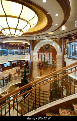 Traumkreuzfahrten. Elegante Innenarchitektur und Design. Cunard's Ocean Liner „Queen Victoria“. 5 Sterne Stockfoto