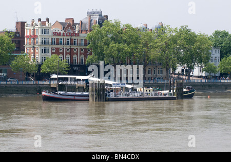 Putney Pier und Thames River Front, London, Vereinigtes Königreich Stockfoto