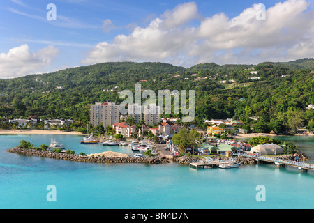 Luftaufnahme Ansicht von Ocho Rios, Jamaika in der Karibik Stockfoto