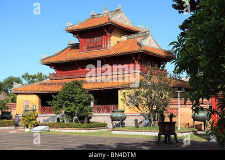 Aufgenommen auf der Zitadelle in Hue, Vietnam.  Thế Miếu (Tempel der Generationen) Stockfoto