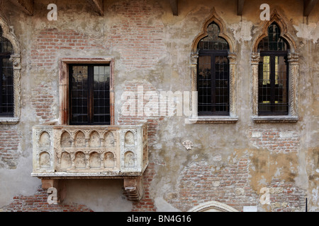 Balkon im Casa de Giulietta (Julias Haus) in Verona, Italien Stockfoto