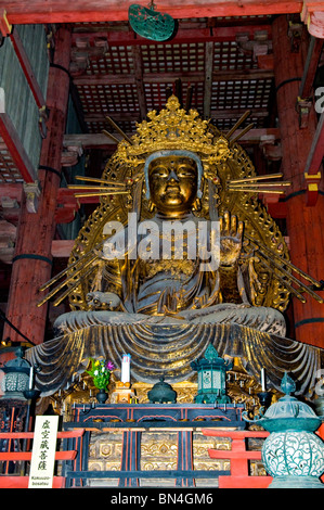 Statue im Tōdai-Ji buddhistischer Tempel in Nara, Japan Stockfoto