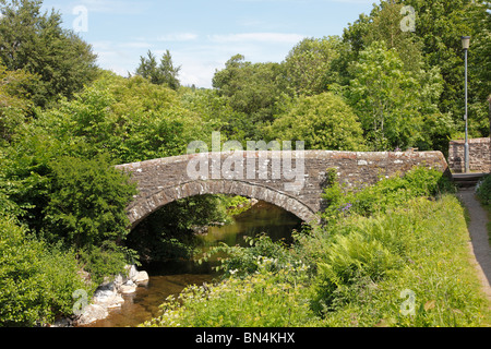 Brücke über den Fluss Cald Beck in der Kirche Sankt Kentigern, Caldbeck, Cumbria Stockfoto