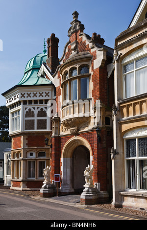 Der Eingang in Bletchley Park in Milton Keynes, Heimat des zweiten Weltkriegs Code Breakers. Stockfoto