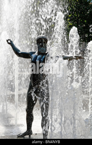 Statue des Zeus, Place du Nombre d ' or Montpellier, Herault, Languedoc-Roussillon, Frankreich Stockfoto