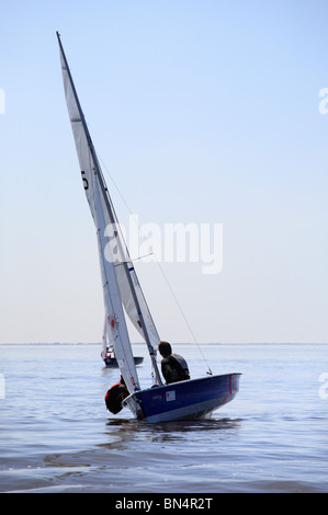 Laser 2000 Millennium Series Open Meeting am Snettisham, Norfolk 23.05.2010. Stockfoto