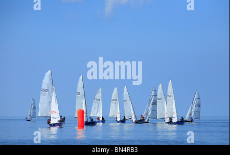 Laser 2000 Millennium Series Open Meeting am Snettisham, Norfolk 23.05.2010. Stockfoto