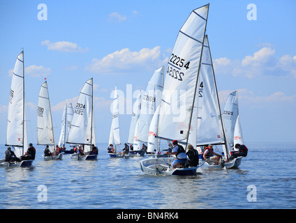 Laser 2000 Millennium Series Open Meeting am Snettisham, Norfolk 23.05.2010. Stockfoto