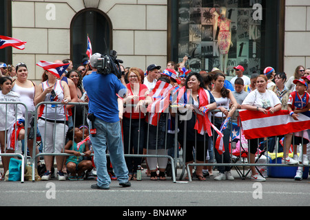 53. jährlichen Puerto Rican Day Parade am Sonntag, 13. Juni 2010. Stockfoto