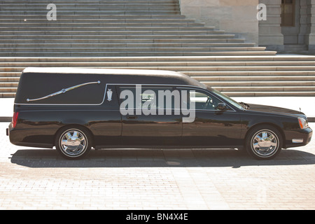 1. Juli 2010 - Washington, D.C. - Körper von den späten Senator Robert Byrd verlässt Capitol Hill zum letzten Mal. Bildnachweis: Rudy K. Stockfoto