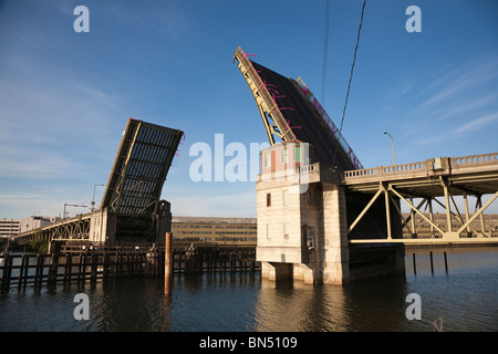 Brücke, die Eröffnungssequenz 10 11 - Closing Ceremony für die South Park-Bridge - 30. Juni 2010 Stockfoto