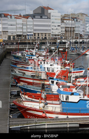 Angelboote/Fischerboote im Hafen von A Coruña, La Coruna, Galicien, Spanien Stockfoto