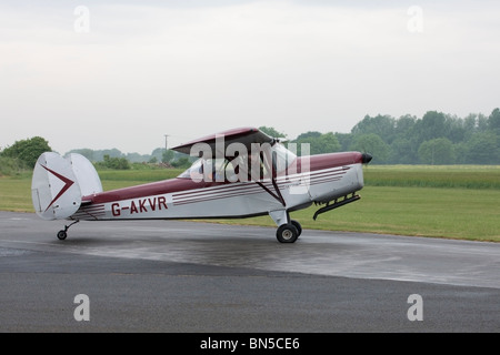 Chrislea CH3 Super Ace Skyjeep Serie 4 G-AKVR Rollen um Start-und Landebahn am Breighton Flugplatz Stockfoto