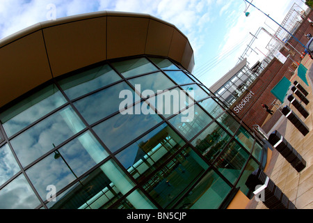 England, Cheshire, Stockport, Transport, Bahnhof, neue Passagier-Halle Stockfoto