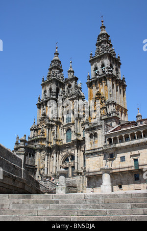 Kathedrale des Apostels auf Praza Obradoiro, Santiago de Compostela, Galicien, Nordspanien. Stockfoto