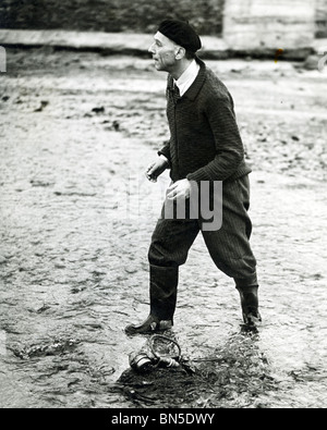 LUDWIG KARL KOCH (1881-1974) deutsche Tierwelt Sender und Ton Tonmeister hier in Cornwall für die BBC im Jahr 1941 Stockfoto