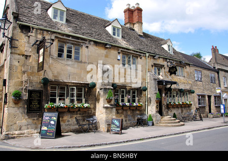 Ecke Schrank Inn, Gloucester Street, Winchcombe, Gloucestershire, England, Vereinigtes Königreich Stockfoto