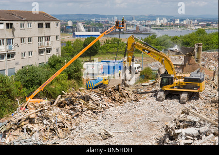 Abriss des berüchtigten Billy Banks Rates Wohnsiedlung mit Blick auf Cardiff in Penarth Vale von Glamorgan South Wales UK Stockfoto