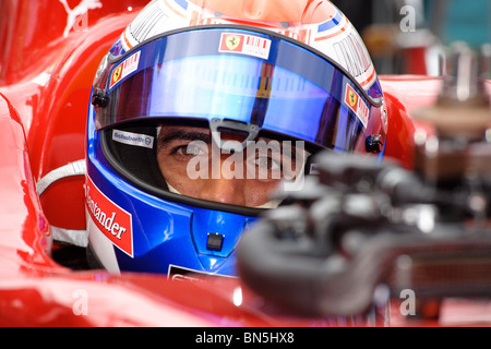 Ferrari-Pilot Marc Gene fährt Ferrari F1-Auto auf dem Goodwood Festival of Speed 2010 Stockfoto