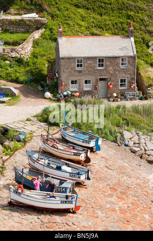 Penberth, ein kleines Cornish Fischerdorf in der Nähe von Porthcurno, Cornwall, UK. Stockfoto