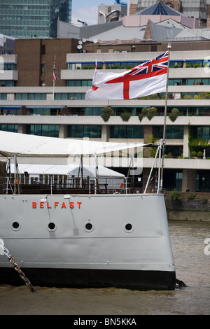 HMS Belfast, der 2. Weltkrieg Kriegsschiff festgemacht an der Themse in London, jetzt ein schwimmendes Museum. Stockfoto