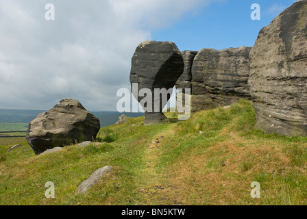 Bridestones, Gritstone Felsformationen in der Nähe von Todmorden, West Yorkshire, England UK Stockfoto