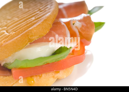 Panini-Sandwich mit frischen Caprese und Parma Schinken Stockfoto