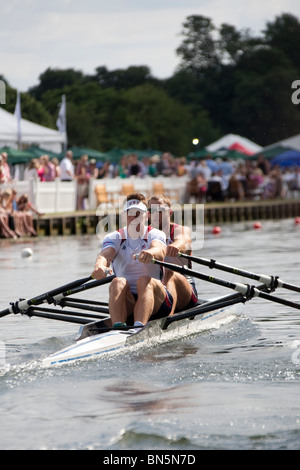 HENLEY ON THAMES, ENGLAND. 07.03.2010 die Henley Royal Regatta am Fluss Themse Henley Berkshire Stockfoto