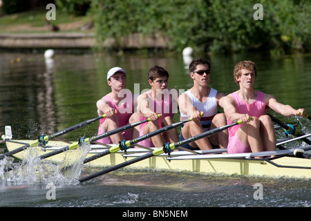 HENLEY ON THAMES, ENGLAND. 07.03.2010 die Henley Royal Regatta am Fluss Themse Henley Berkshire Stockfoto