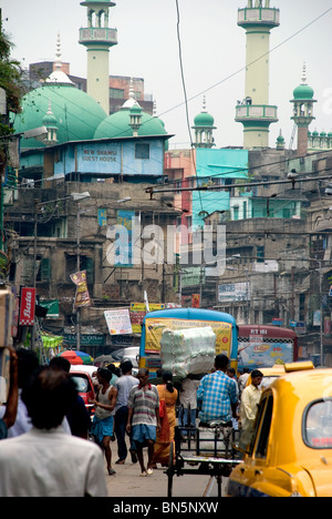 Chitpur Straßenszene mit Nakhoda Moschee Kalkutta West Bengal Indien Stockfoto