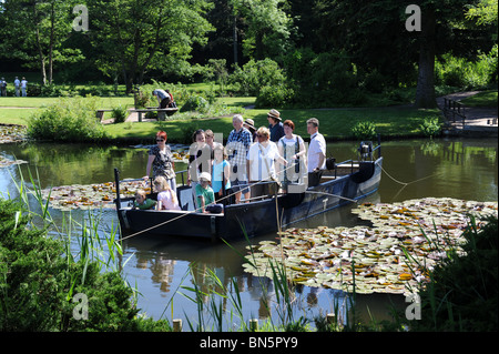 Worlitz Park Deutschland Hand zog Fähre auf See Deutschland Deutschland Europa Stockfoto