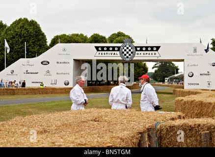Drei Rennen Verwalter auf der Rennstrecke beim Goodwood Festival of Speed 2010 Stockfoto