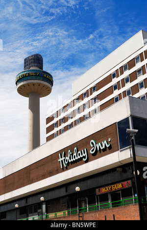 St Johns Leuchtfeuer, Heimat von Radio City (Liverpool) St. Johns Market und das Holiday Inn in Liverpool Stadtzentrum überragt. Stockfoto