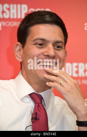 David Miliband Kandidat für die Führung der Labour Party Adressierung Parteimitglieder bei Versammlungen in Cardiff South Wales UK Stockfoto