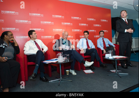 Ed Kugeln Kandidat für die Führung der Labour Party Adressierung Parteimitglieder bei Versammlungen in Cardiff South Wales UK Stockfoto